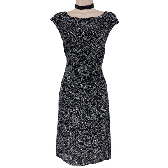 Size  Large CHAPS BLACK‎ & WHITE CHEVRON TWIST/KNOT WAIST DRESS Day/Evening - Picture 1 of 3